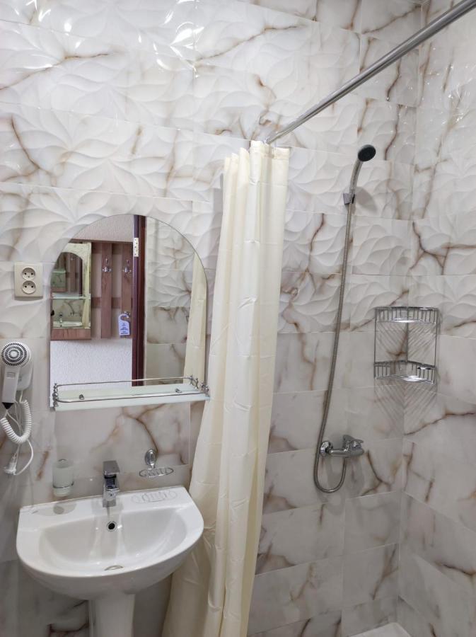 Отель Адунеи Сухум Exterior foto